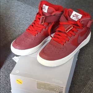 nike air force 1 mid lv8 Youth sz 7/women’s sz 8.5